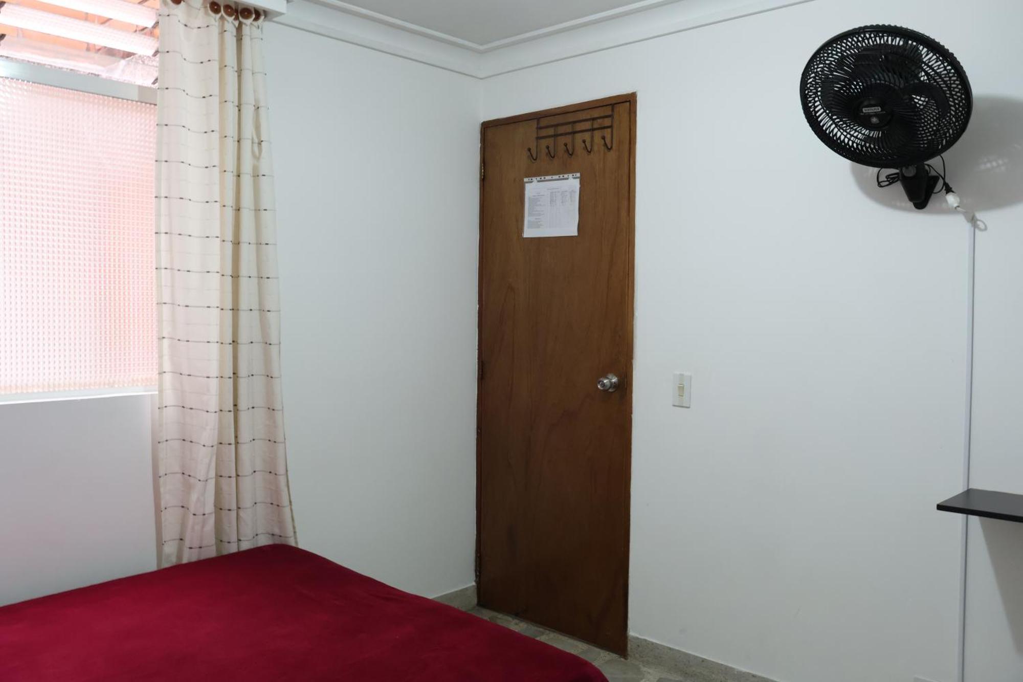 Living Poblado Manila 3029 Doble Con Bano Privado Medellín