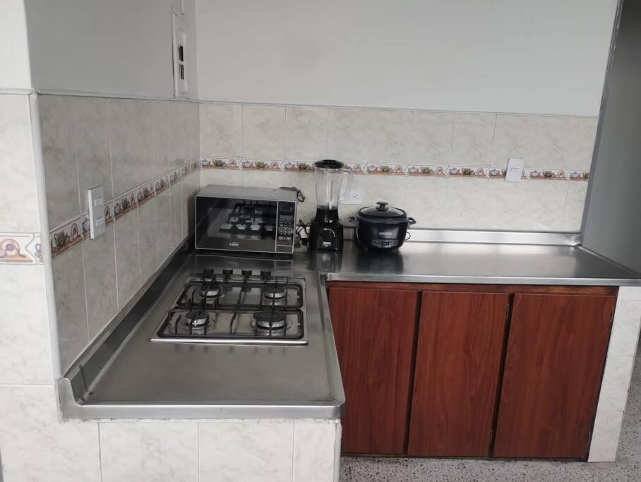 Casa La Victoria Completo * Medellín
