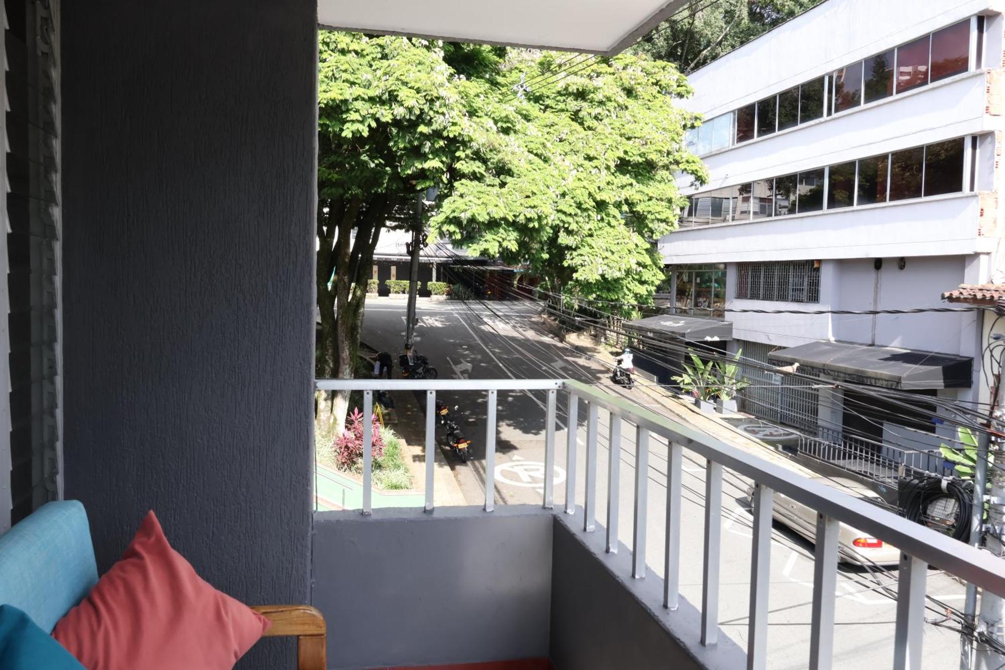 Homestay Living Poblado Manila 301 E Doble