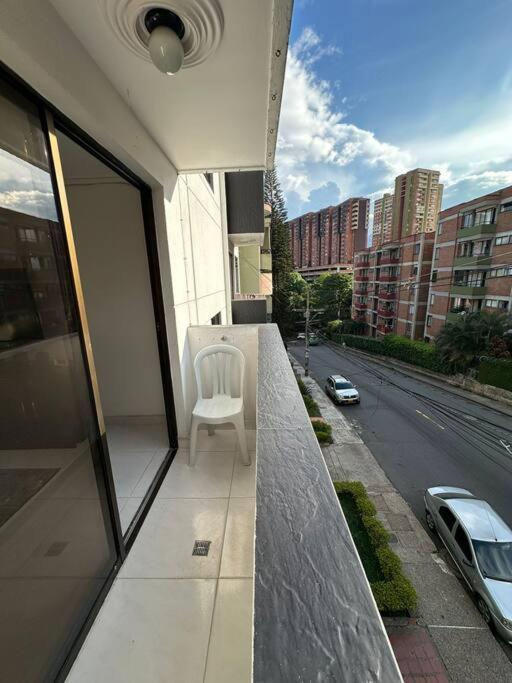 Apartamento 302 Edificio Atenas * Medellín