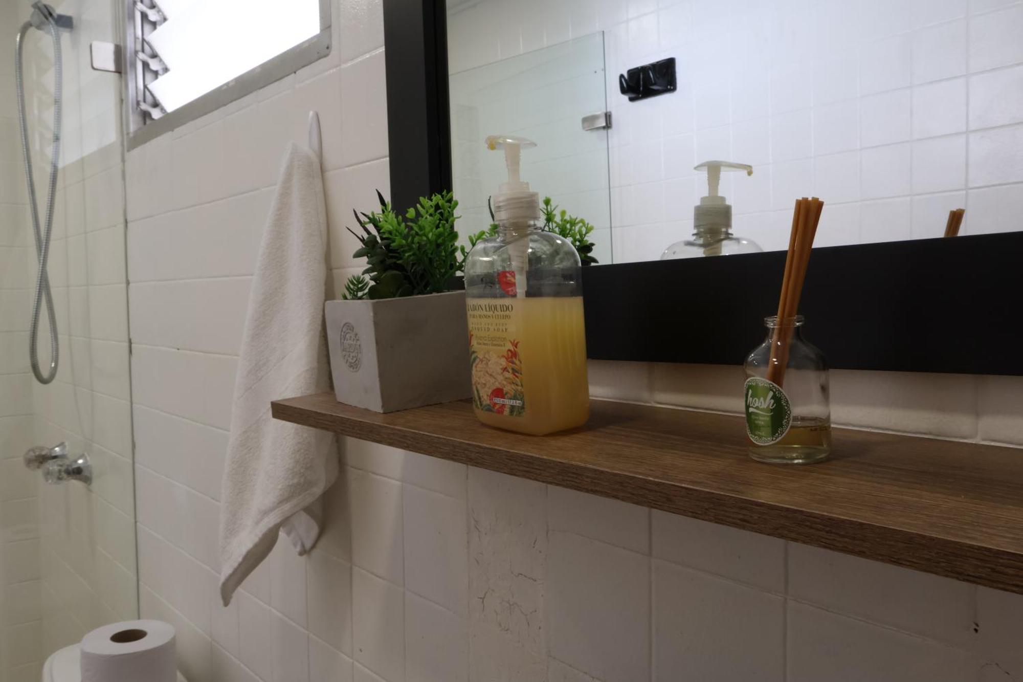 Habitación en casa particular A1 Living Poblado Comoda Privada