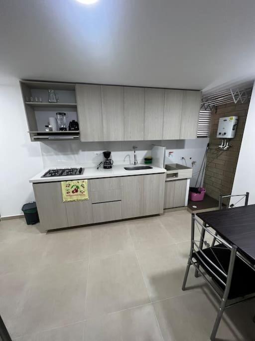 Apartamento Exclusivo Con Piscina Y Parqueadero 602 *