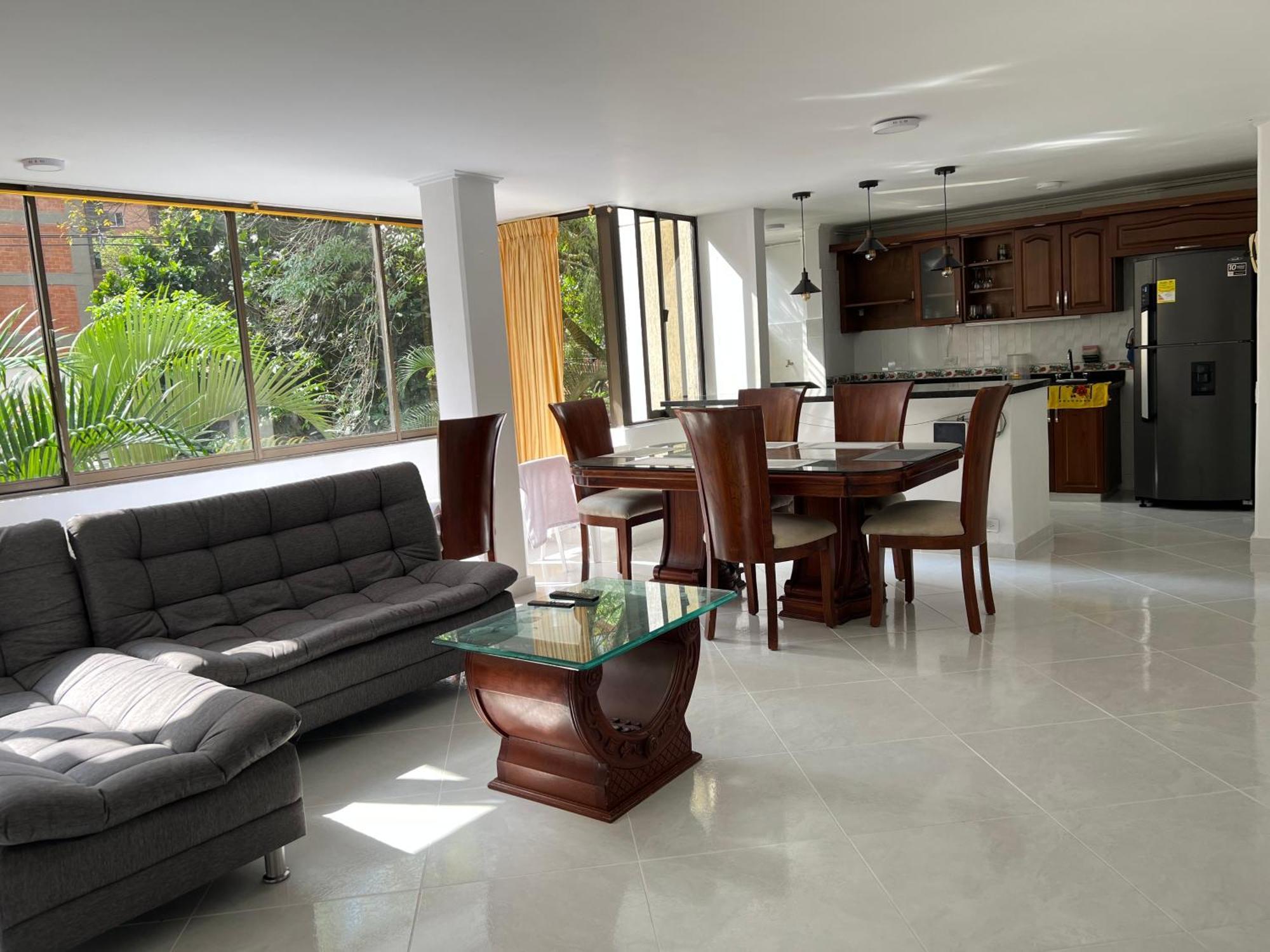 Lovely In The Zone Of Medellín
