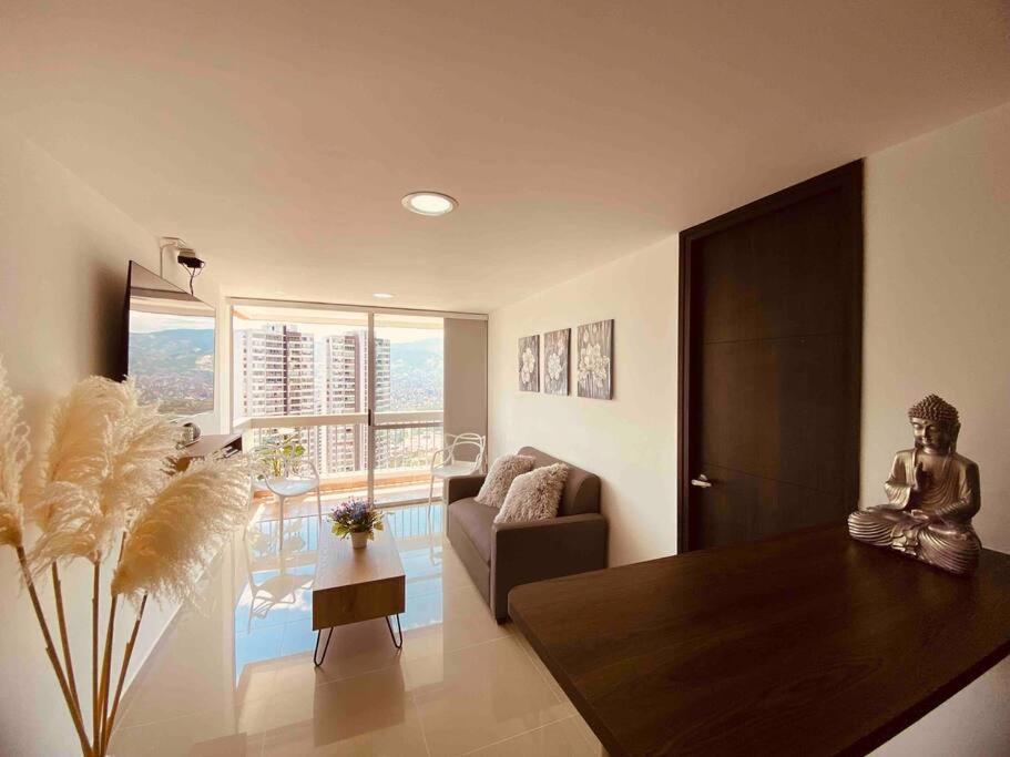 Poblado, Aire Acondicionado, Piscina, Vista, Gym