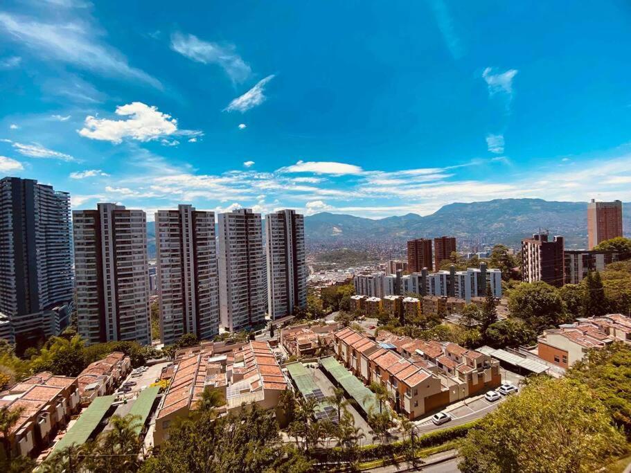Apartamento Poblado, Aire Acondicionado, Piscina, Vista, Gym Medellín