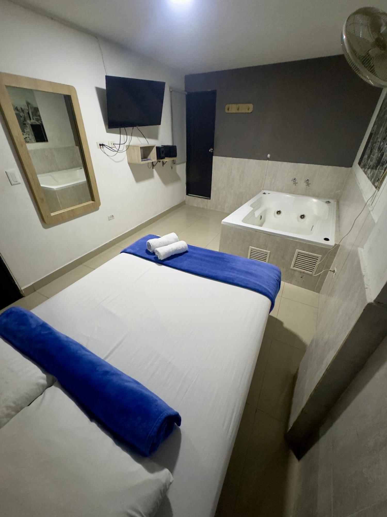Select Hotel 3*