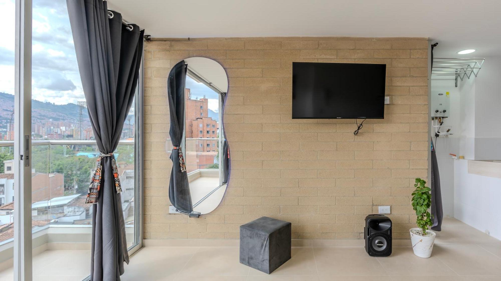Apartment Mirador Del Laureles, Ac, Piscina, Parqueadero 701 Medellin