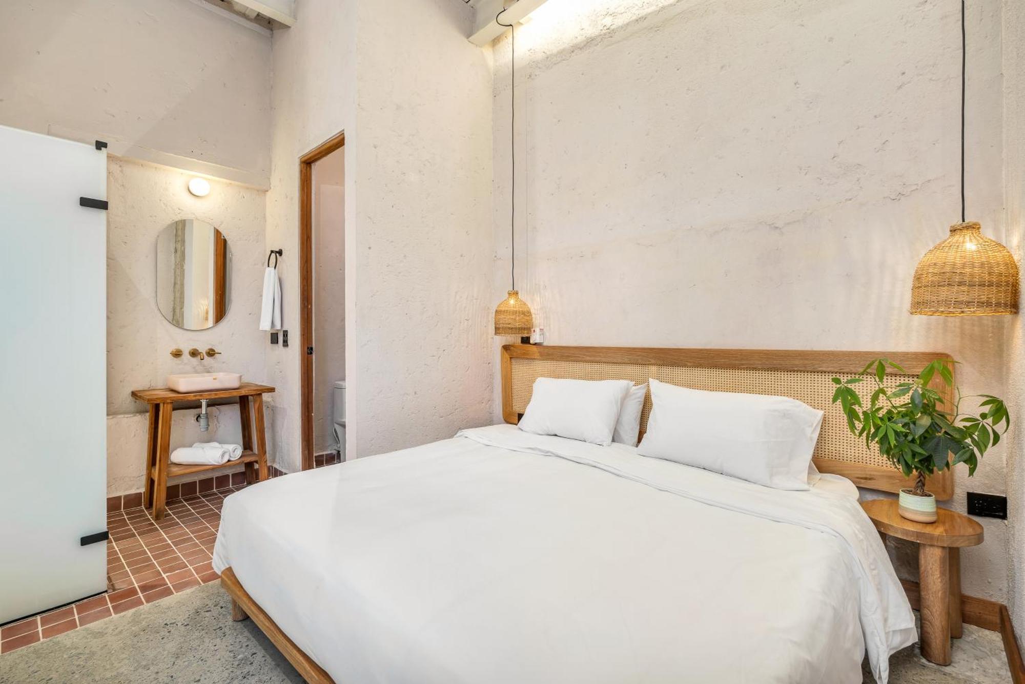Hotel Botanica Casa Manila By Housy Host 4*