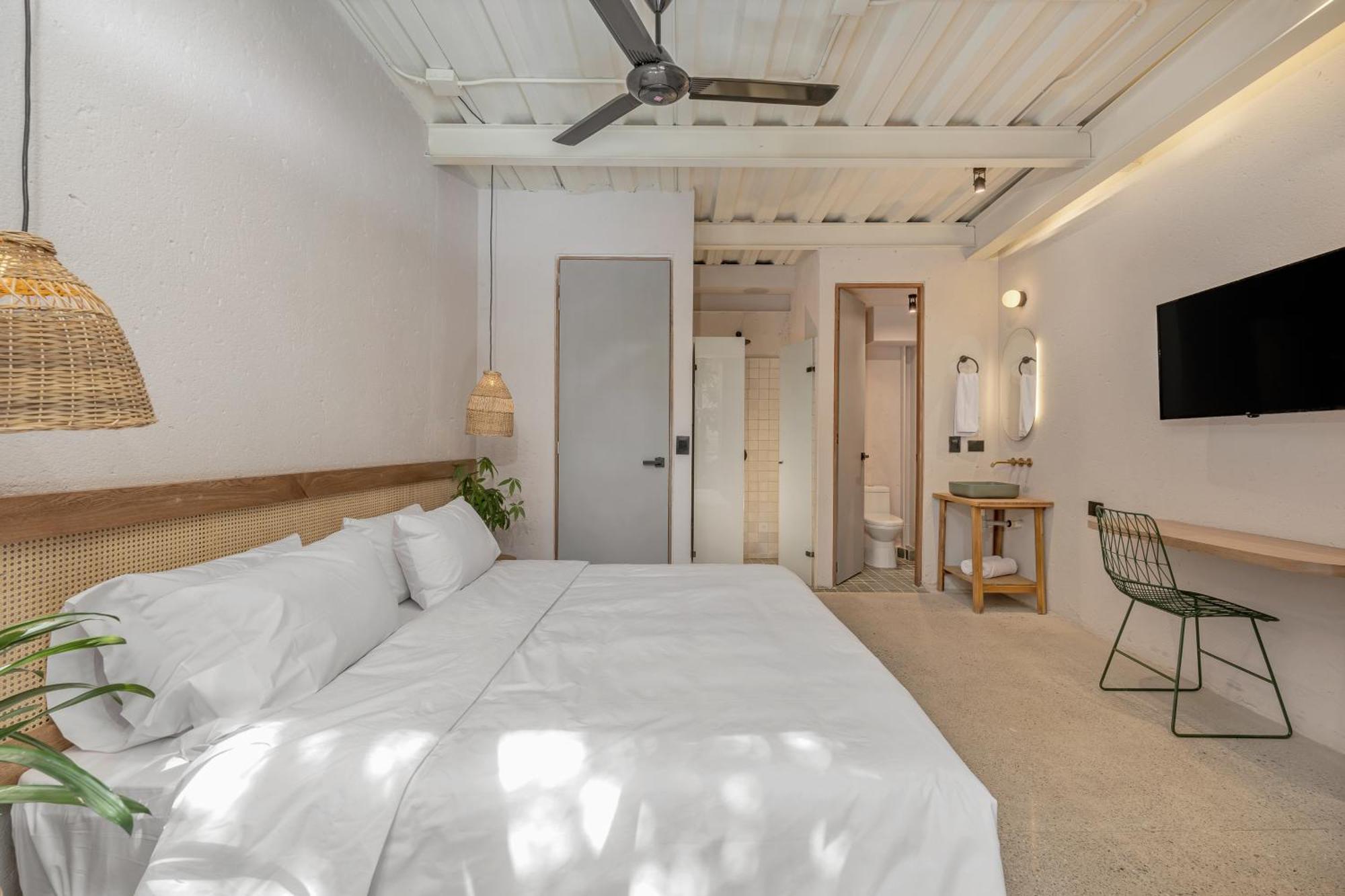 Botanica Casa Manila By Housy Host Medellín
