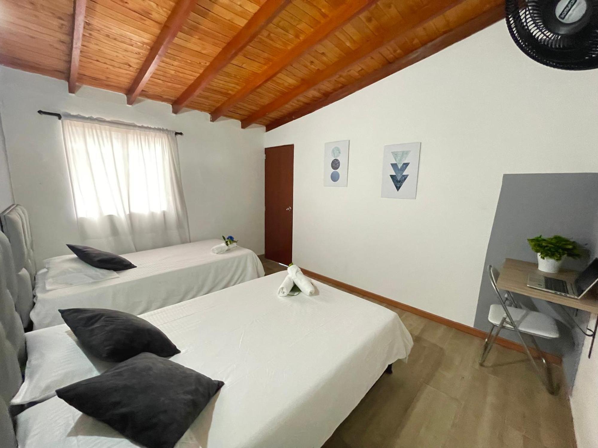 Guest house Homer Colors - Tu Hogar En 20 Personas