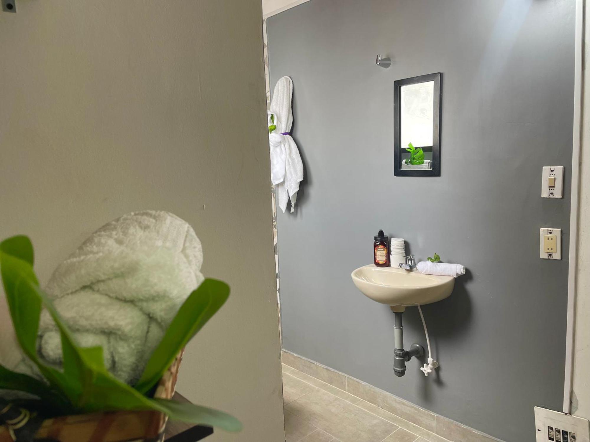 Homer Colors - Tu Hogar En 20 Personas Medellin