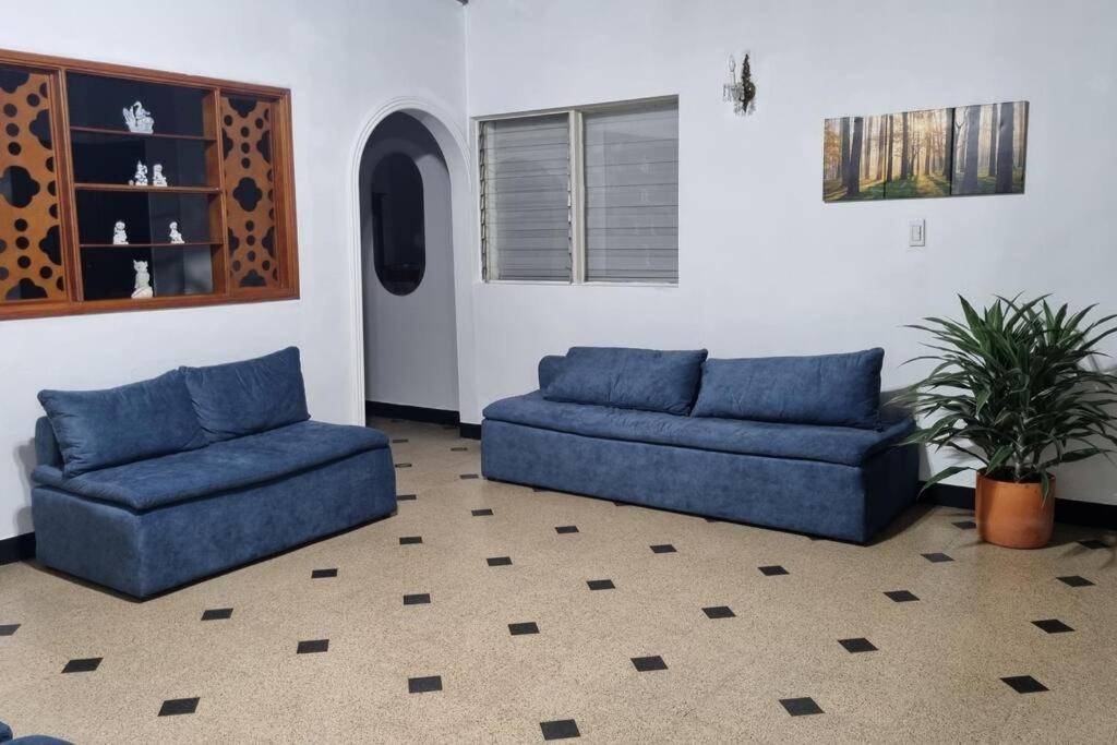 Amplia Y Comoda Casa En La 70 Сasa de vacaciones *