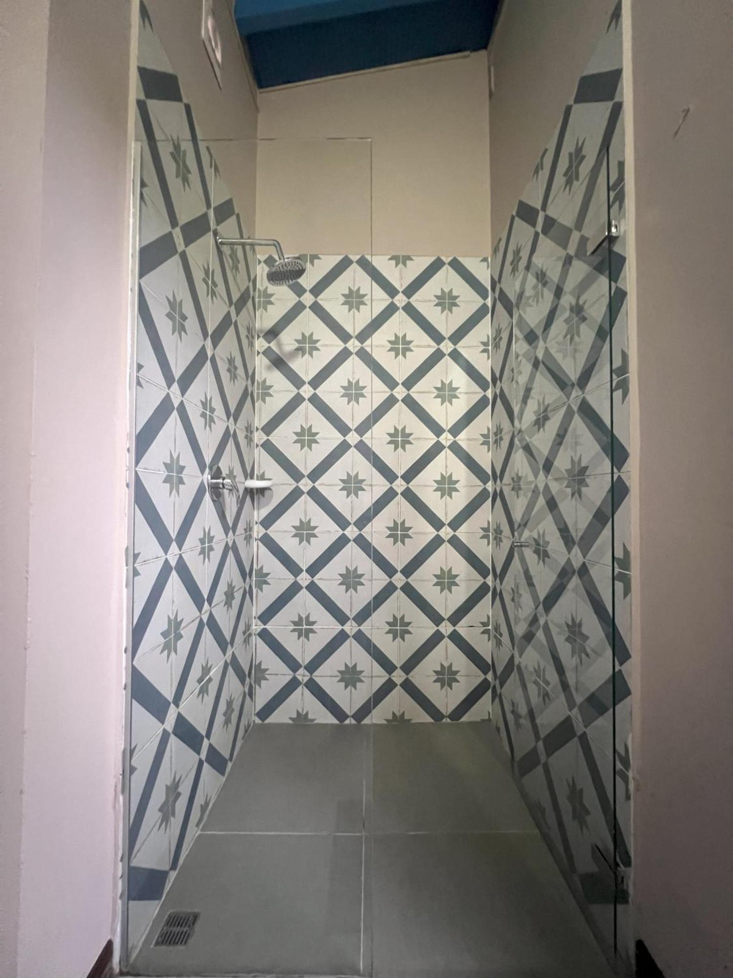Apartamento Cerca A Centro Comercial De Santafe A104 By Roots Medellín