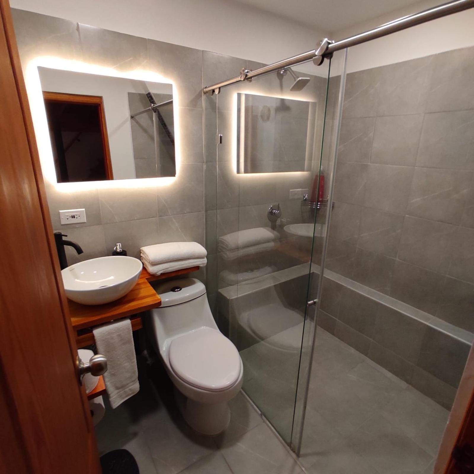 Inn Oasis Blue Laureles