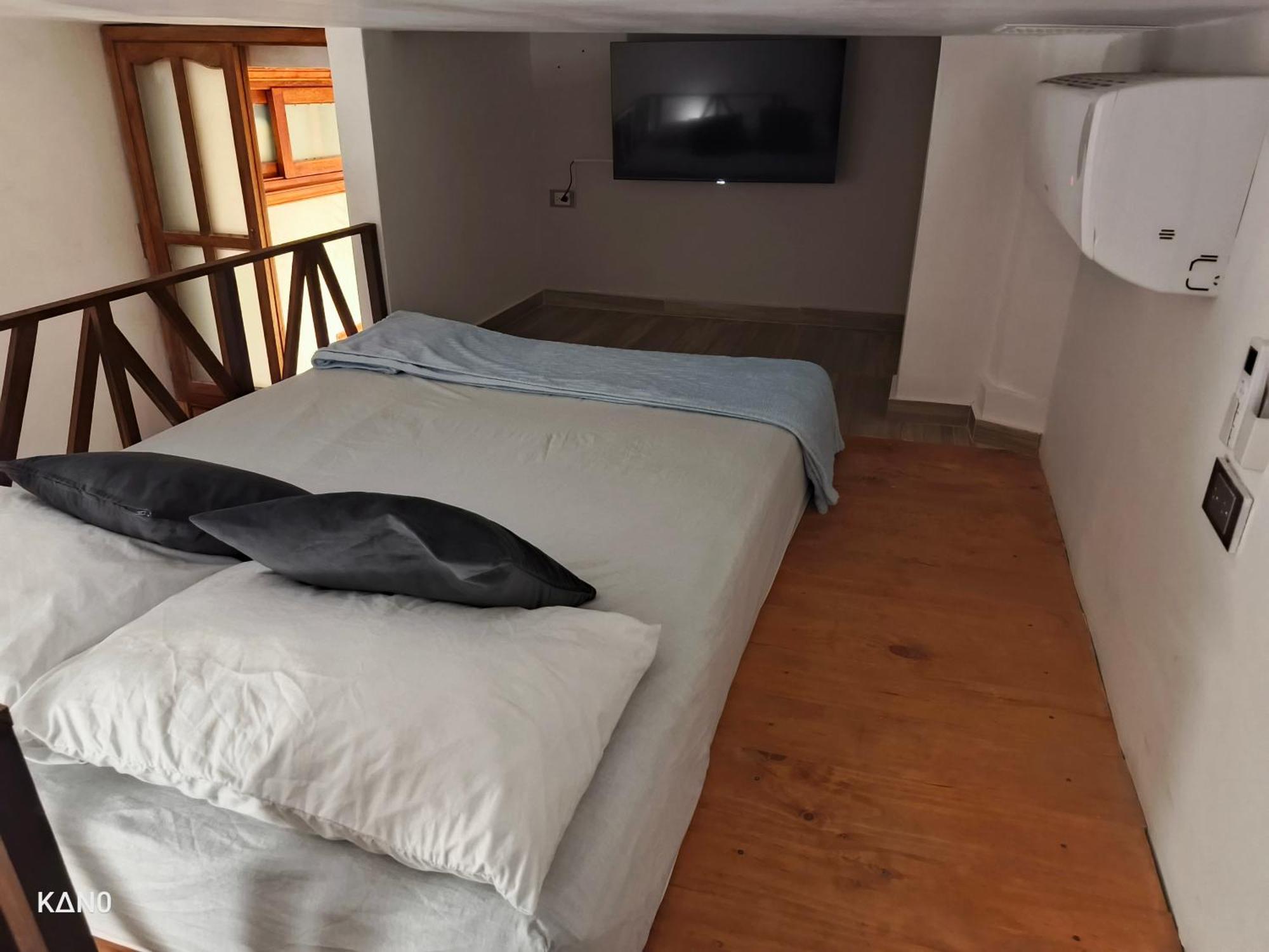 Inn Oasis Blue Laureles