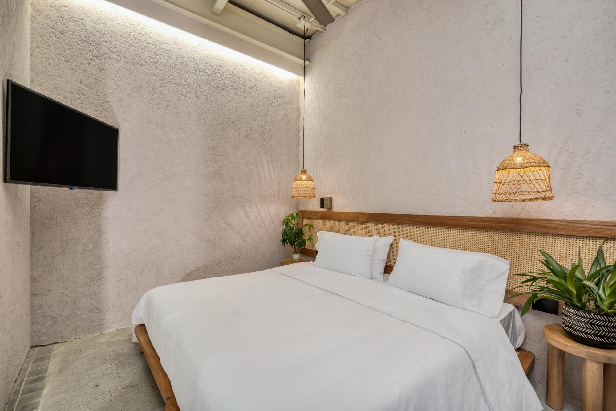 Hotel Botanica Casa Manila By Housy Host 4*