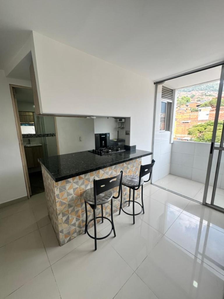 Amplio Apartastudio En Boston Medellín