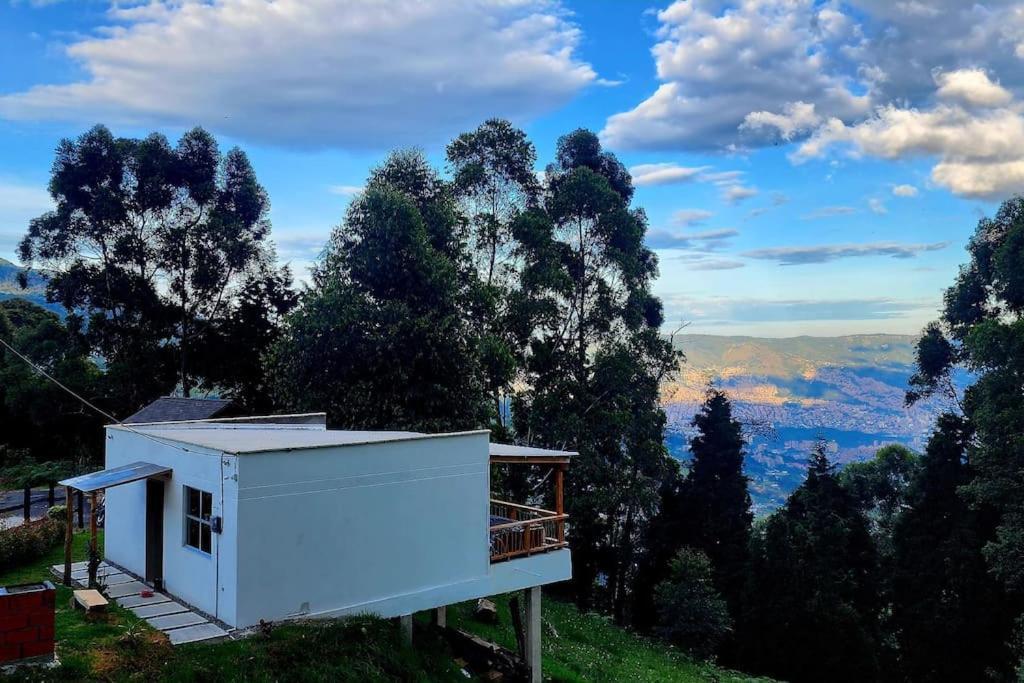Camping Mount Medellín