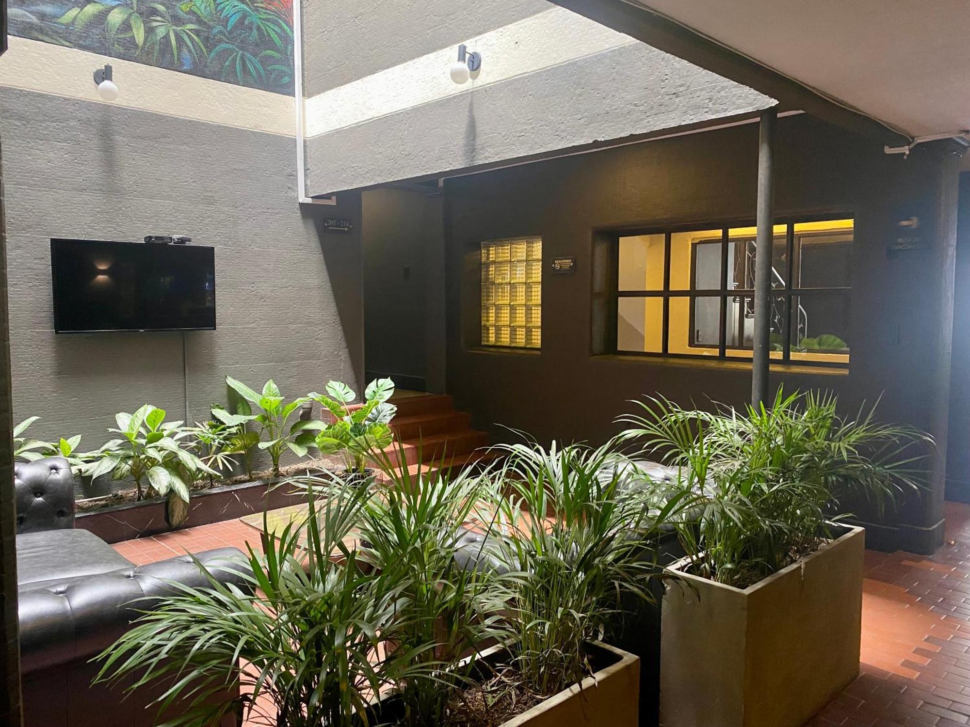 Latino Hotel 2*