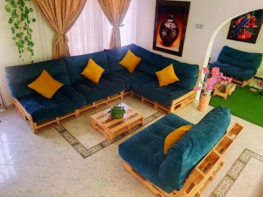 Excepcional Casa Privada Familias Y Grupos - Excelente Ubicacion Medellin