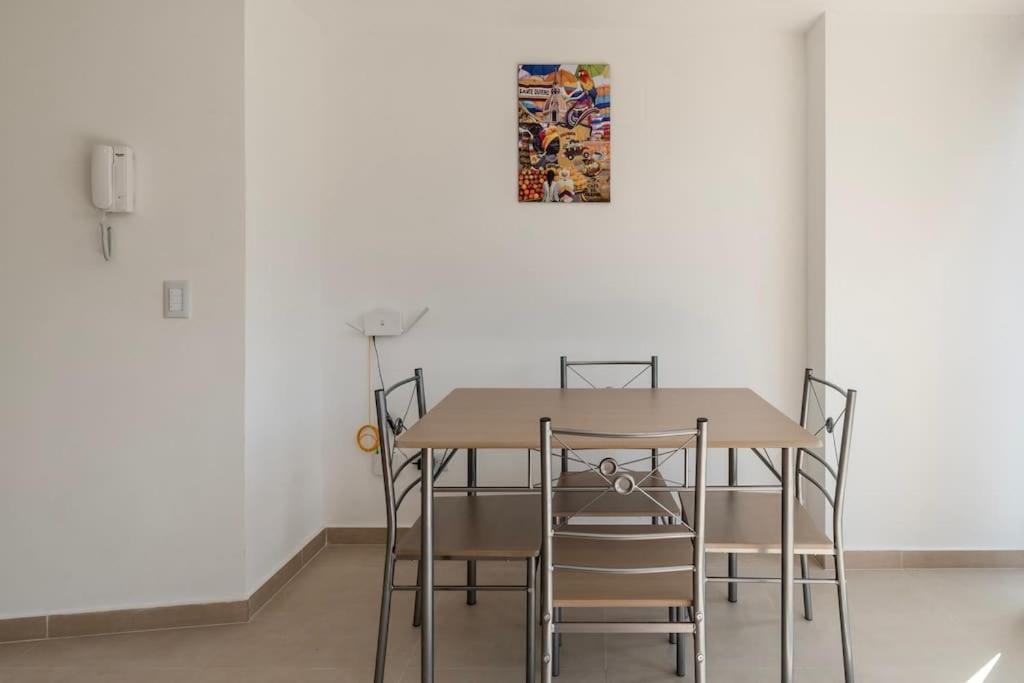 Centrico En Laureles Con Piscina 301