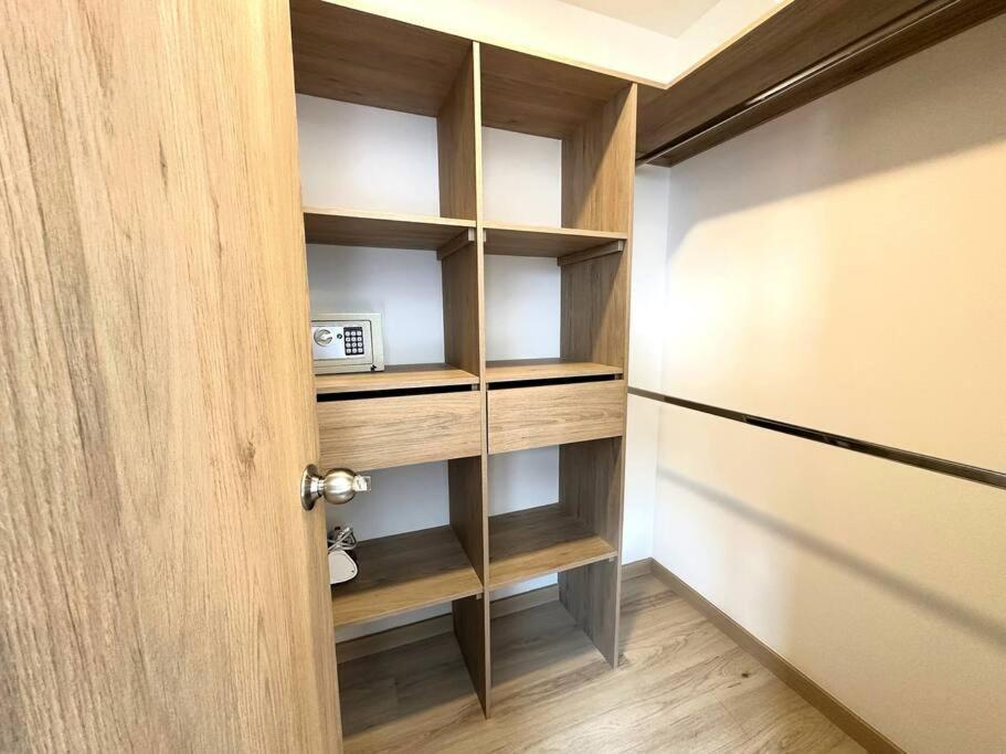 Gorgeous, Modern, And Air-conditioned Included Medellín