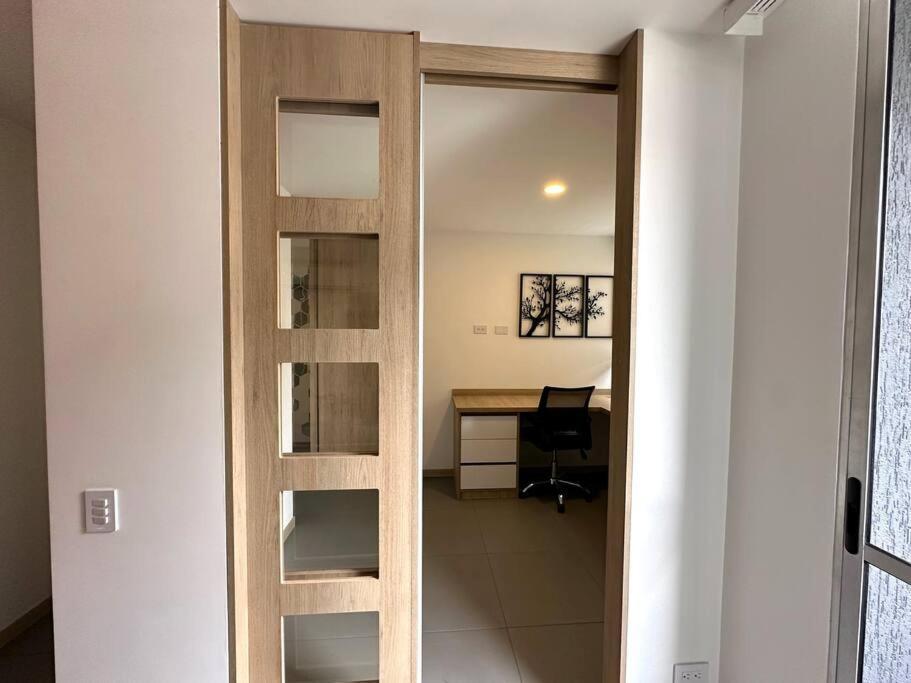 Gorgeous, Modern, And Air-conditioned Included Apartamento