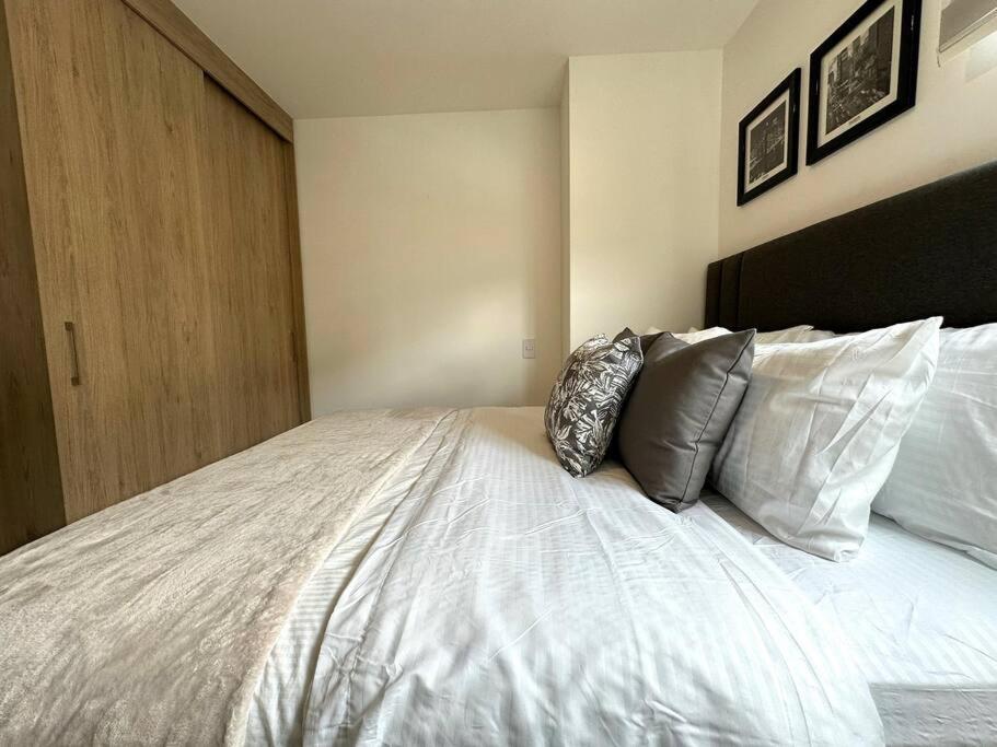 Gorgeous, Modern, And Air-conditioned Included Medellín
