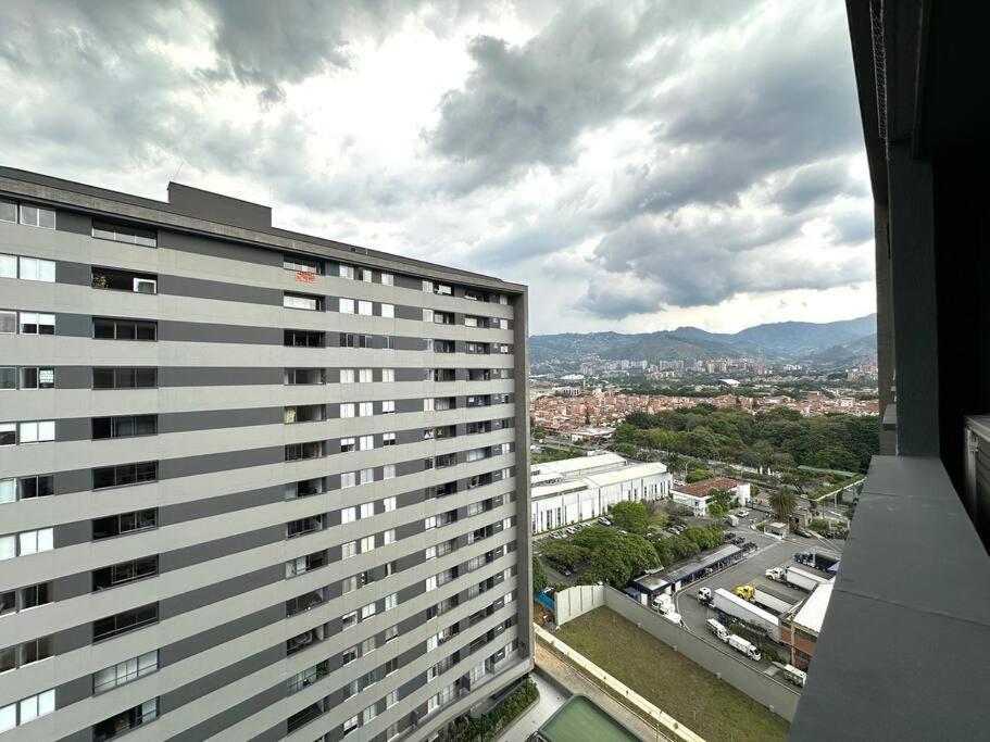 Gorgeous, Modern, And Air-conditioned Included Apartamento Medellín