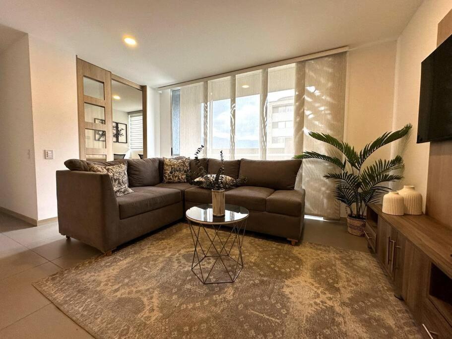 Apartamento Gorgeous, Modern, And Air-conditioned Included Medellín