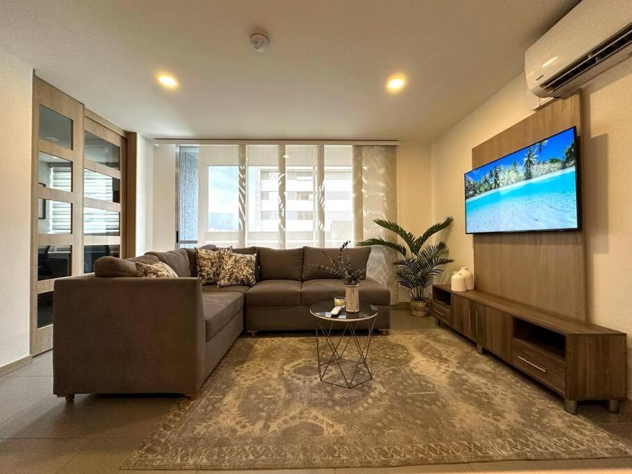 Gorgeous, Modern, And Air-conditioned Included Medellín