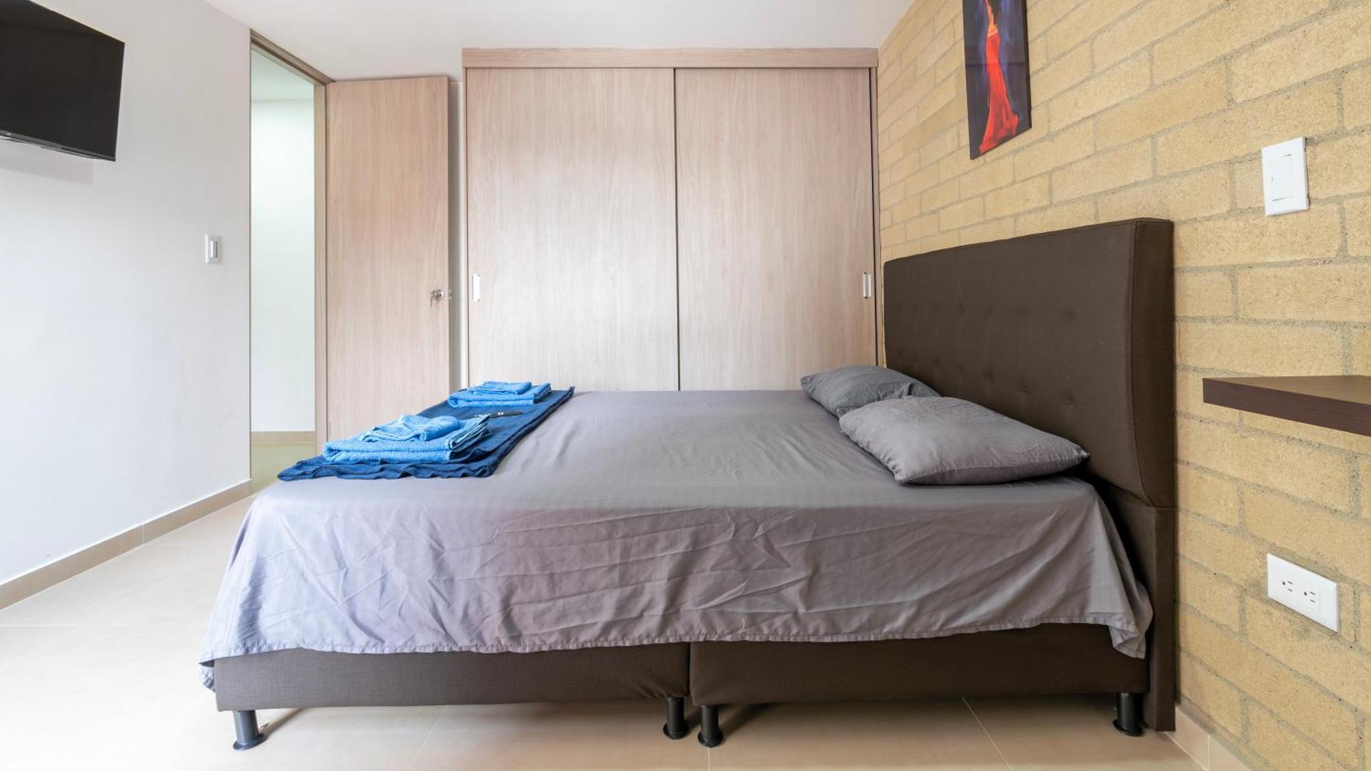 Apartment En Laureles Con Piscina Y Parqueadero 402