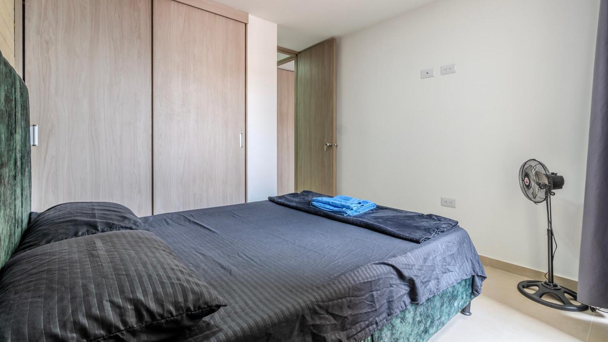 En Laureles Con Piscina Y Parqueadero 402 Apartment *