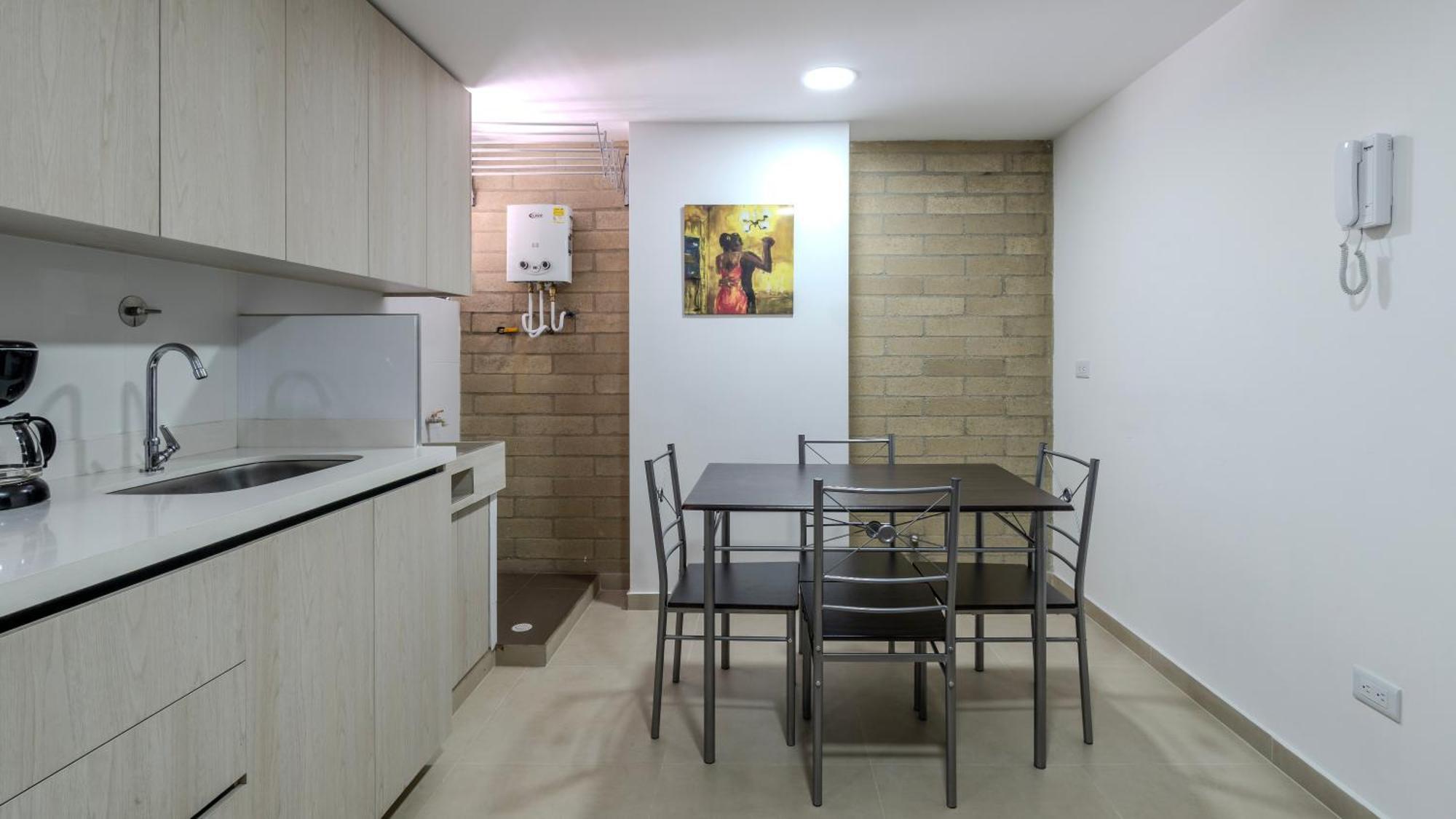 Apartment En Laureles Con Piscina Y Parqueadero 402 Medellin