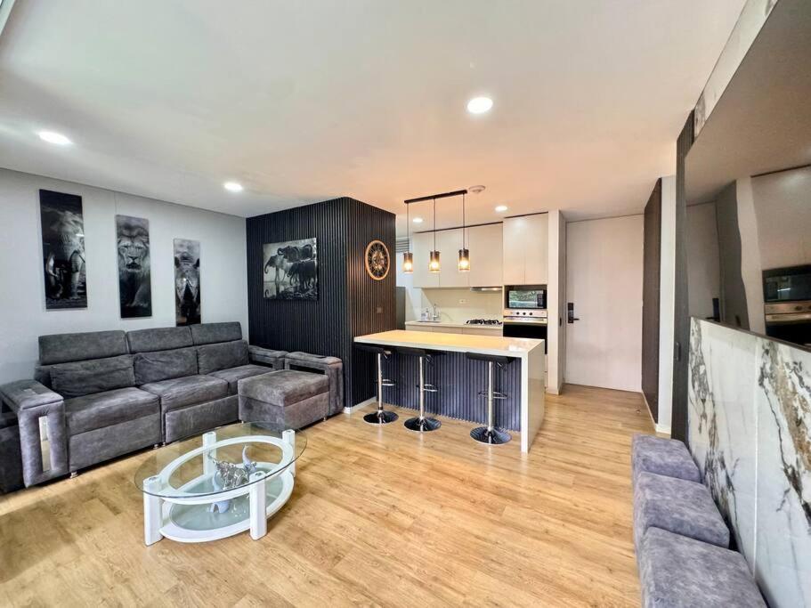 Urban Luxurious In The Poblado Apartamento