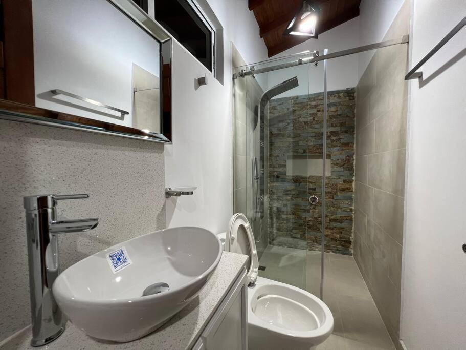 Palos Altos House Poblado 6 Min To Provenza Сasa de vacaciones Medellín