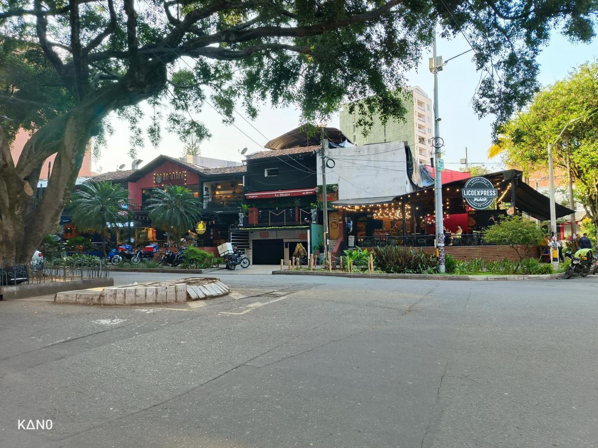 Oasis Blue Laureles * Medellín
