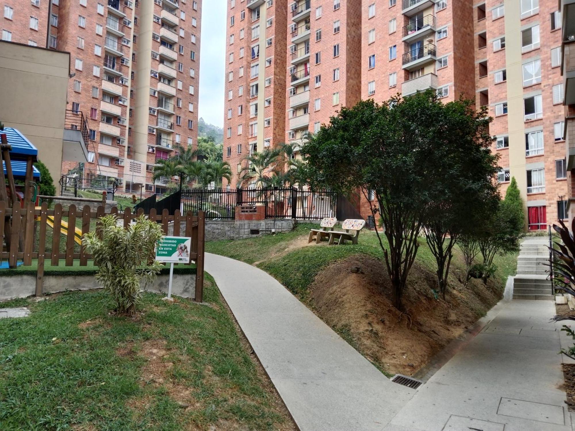 Habitación en casa particular Urbanizacion Jardines Del Rodeo