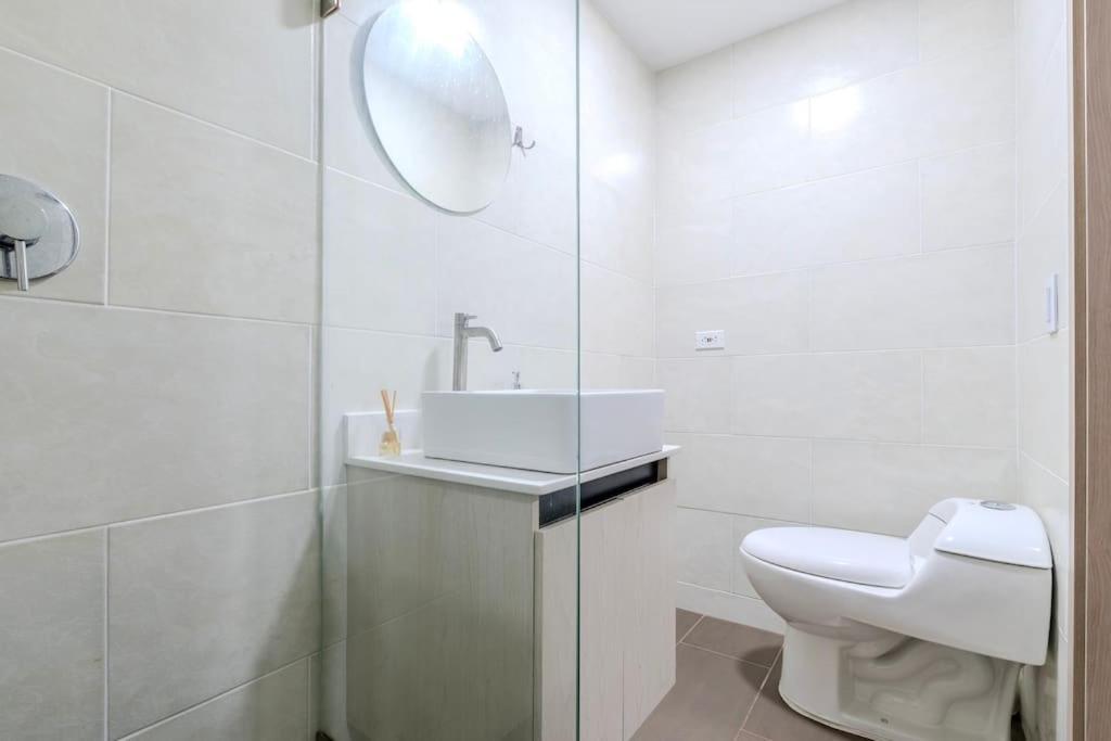 Mirador Del Laureles, Ac, Piscina, Parqueadero 701