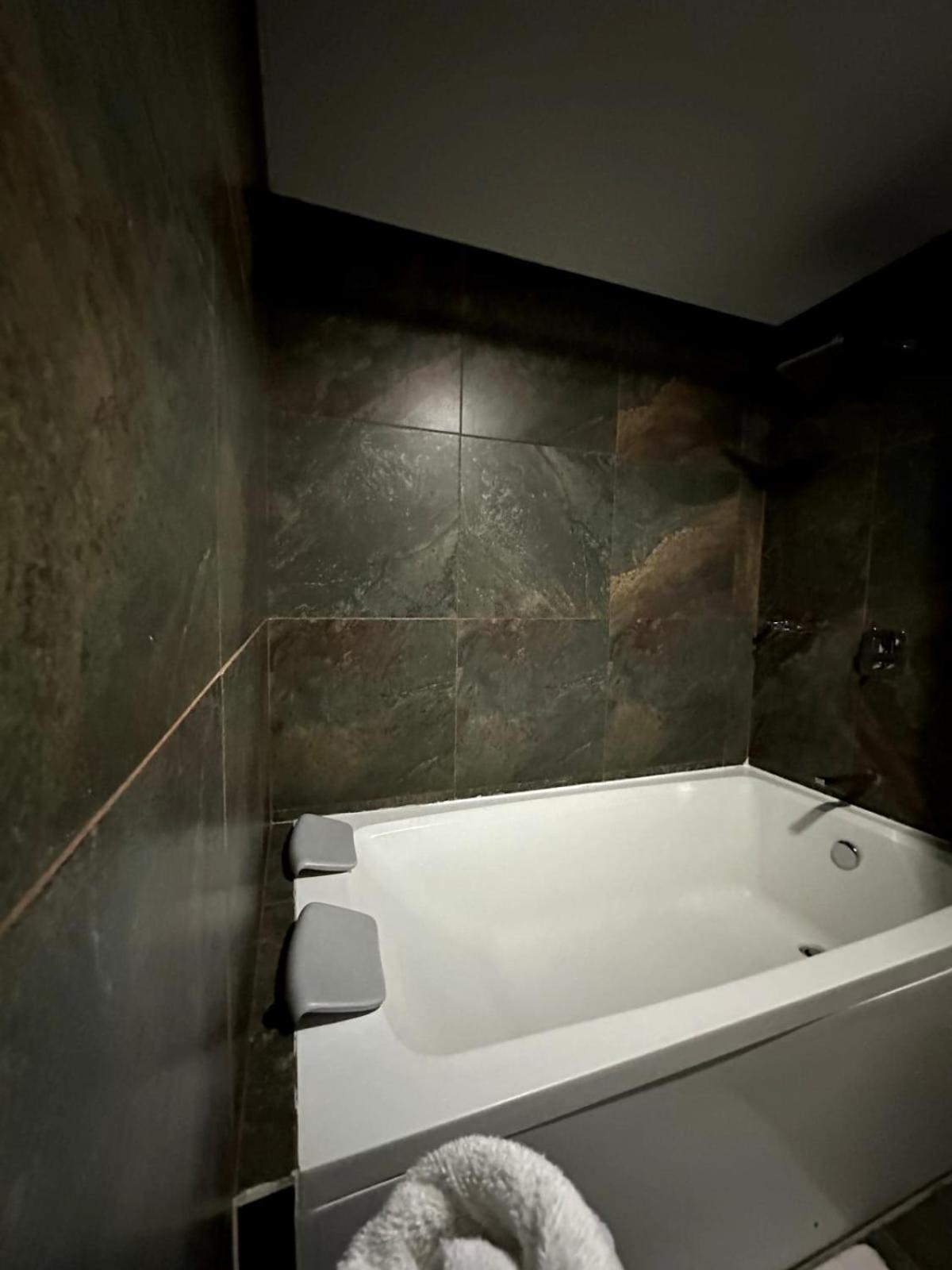 Zona Hotel 3*