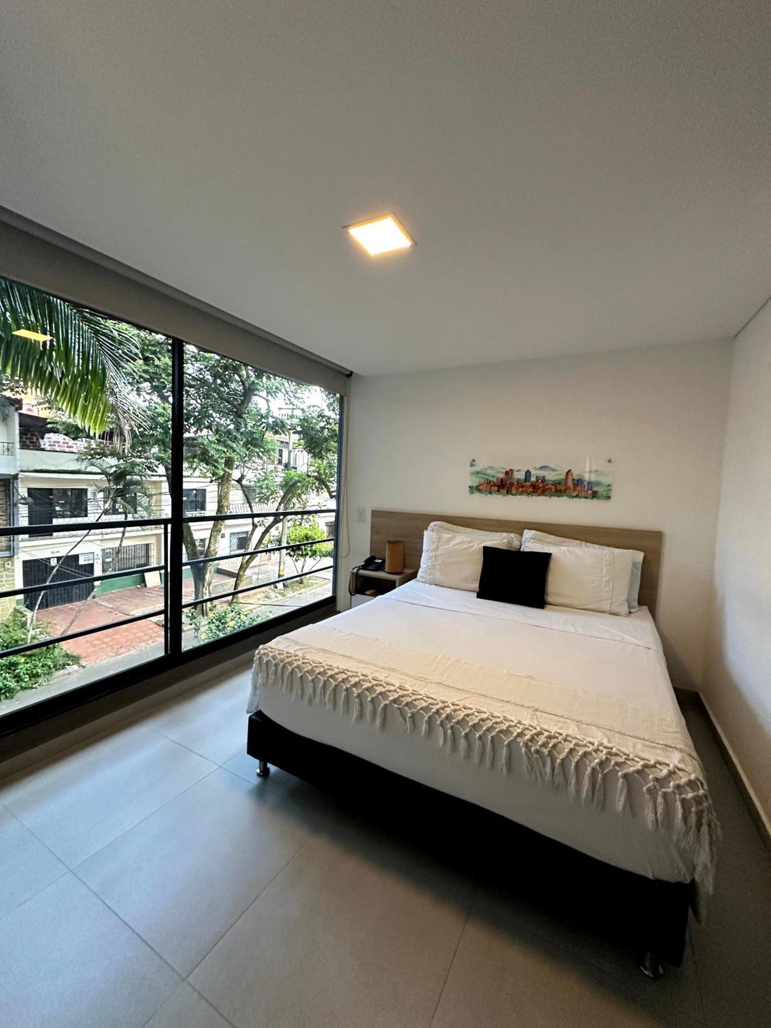 Zona Hotel 3*
