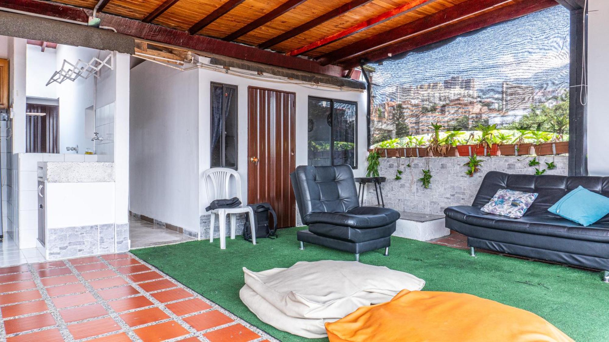 Apartamento Con Terraza Estadio Medellín