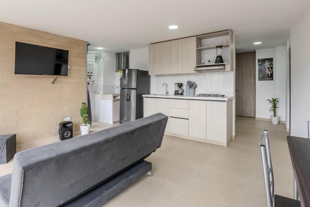 Balcon En Laureles, Ac, Piscina, Estacionamiento 601