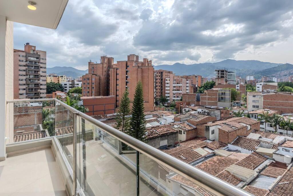 Balcon En Laureles, Ac, Piscina, Estacionamiento 601