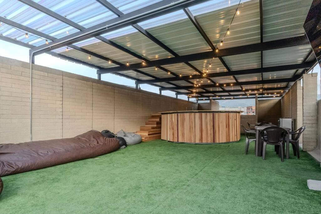Apartment Balcon En Laureles, Ac, Piscina, Estacionamiento 601