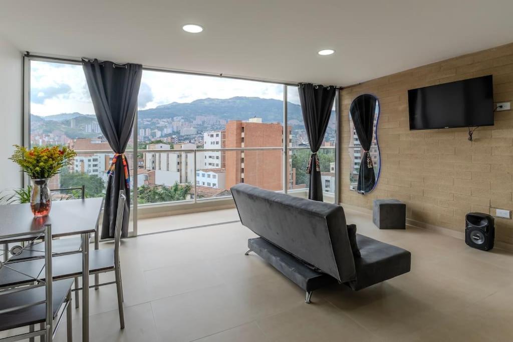 Balcon En Laureles, Ac, Piscina, Estacionamiento 601 Apartment *