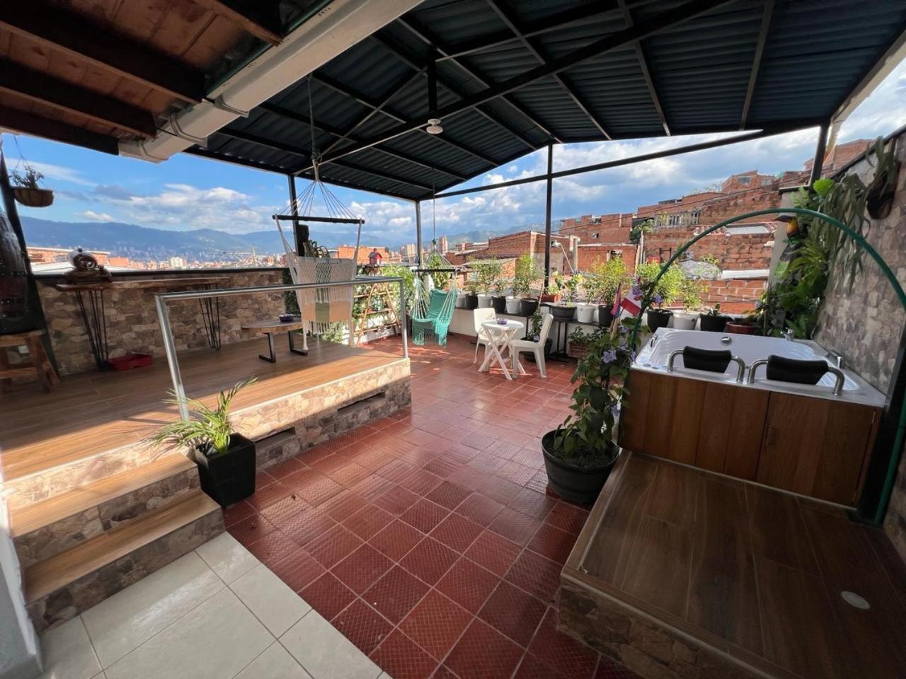 Hermoso Pent-house Con Jacuzzi Y Amplia Terraza Medellín