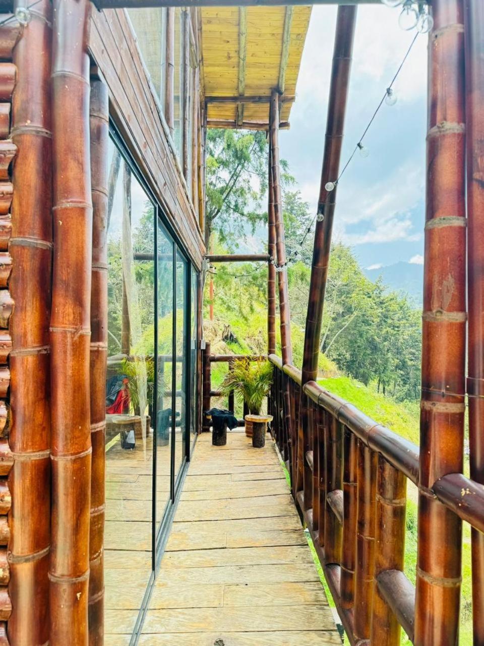 Bamboo Lodge, Vista Privilegiada A Las Montanas Camping Medellín