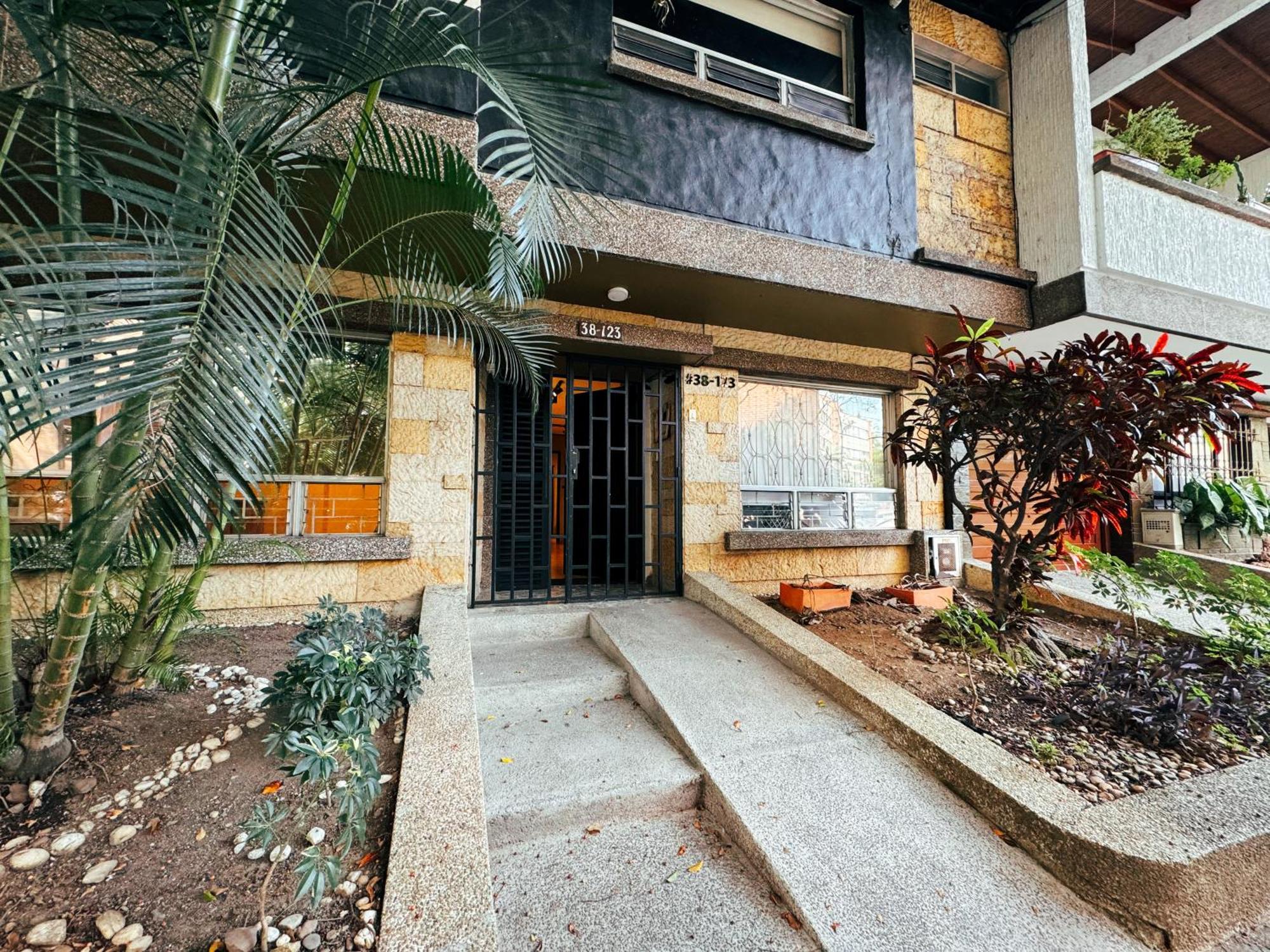 Nid202 Arrendamiento Nuevo Con Balcon By Roots Apartamento Medellín