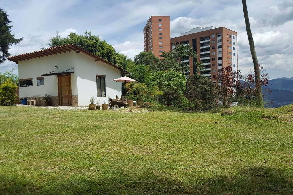 Eco-loft Con Terraza Cerca Del Tesoro - Poblado - *